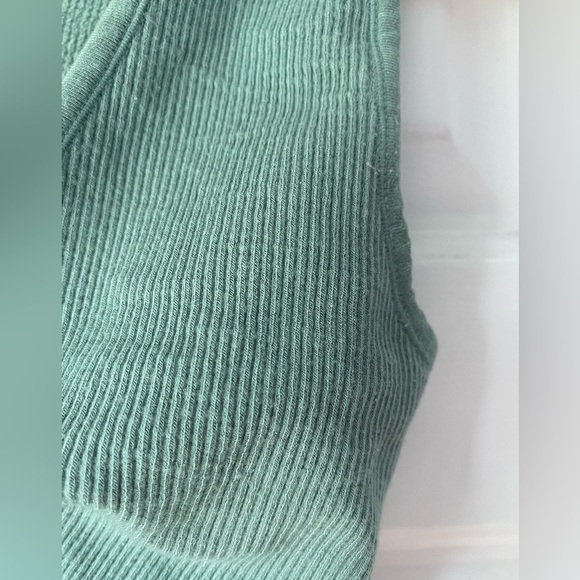 Bundle of (2) Tank Top Style Crop Tops Size M - Picture 6 of 9